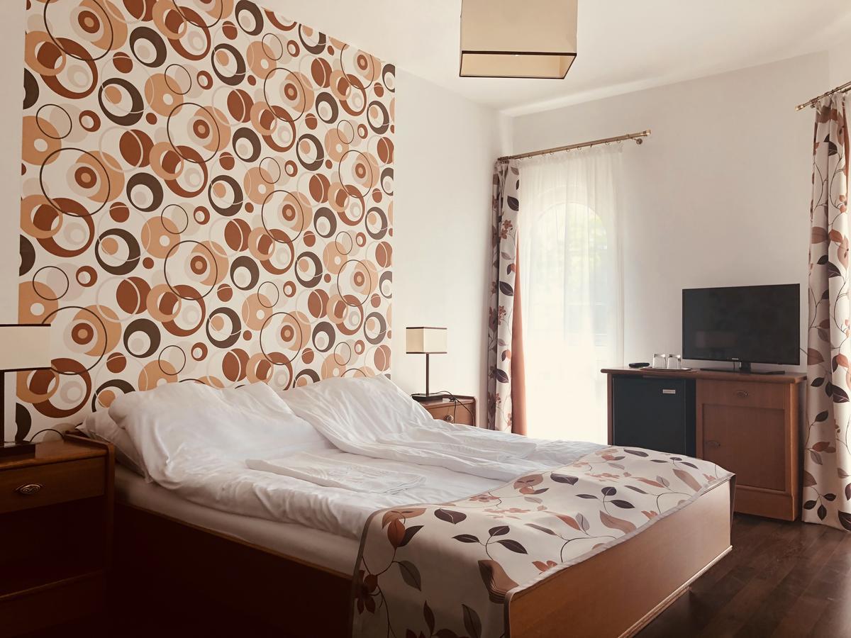 Bed and Breakfast Zoeldteto Panzio Балатонфюред Экстерьер фото