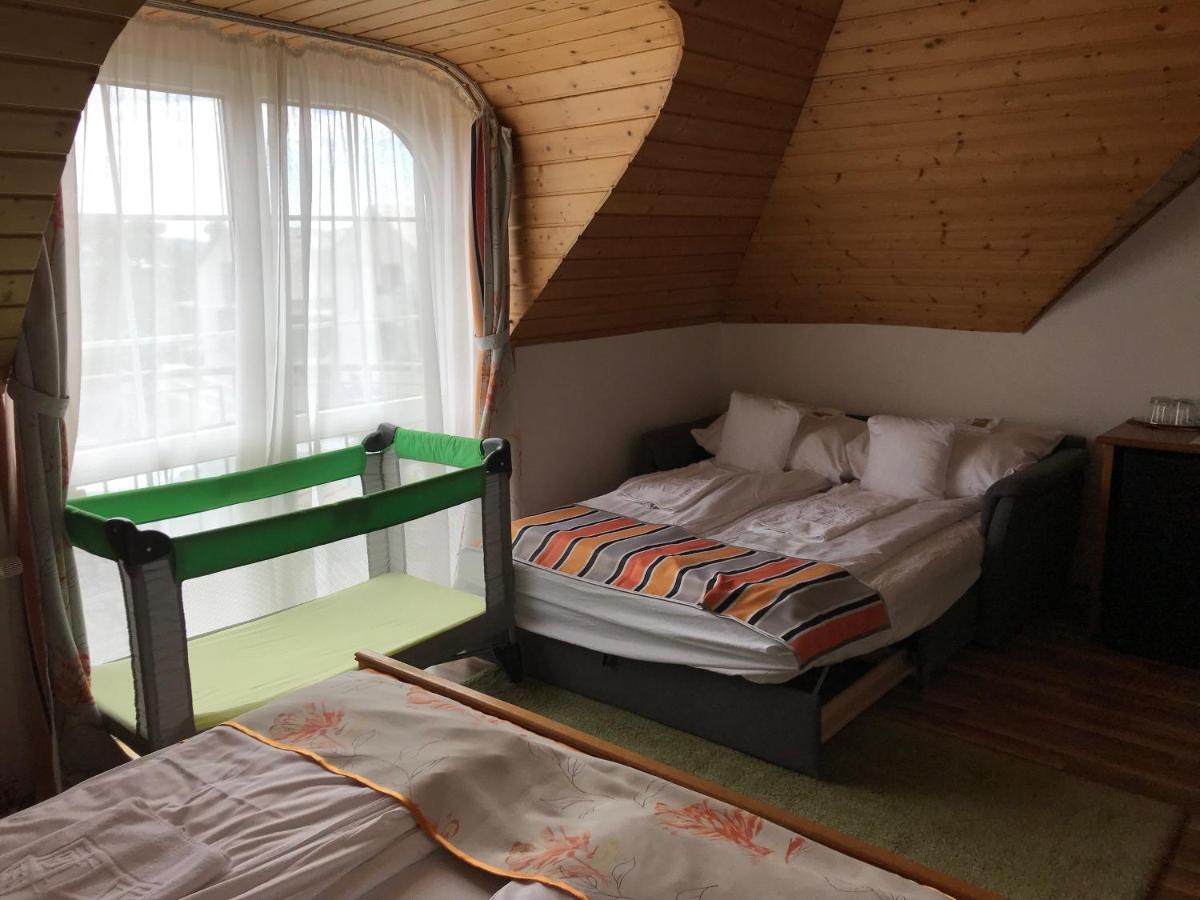 Bed and Breakfast Zoeldteto Panzio Балатонфюред Экстерьер фото