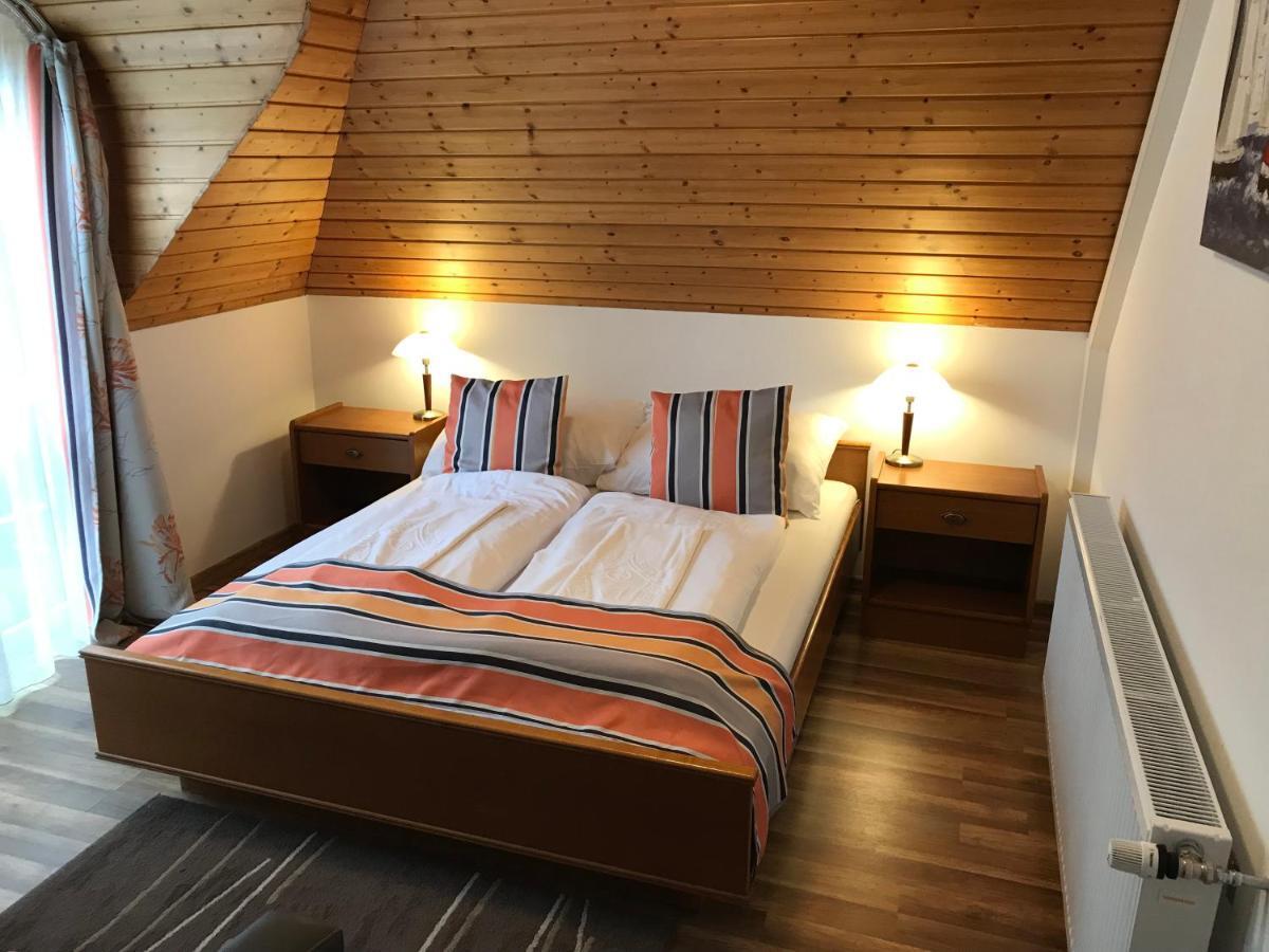 Bed and Breakfast Zoeldteto Panzio Балатонфюред Экстерьер фото